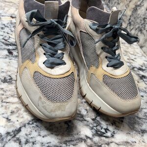 Stylish Women's Softwaves Sneakers in Gray and Cream